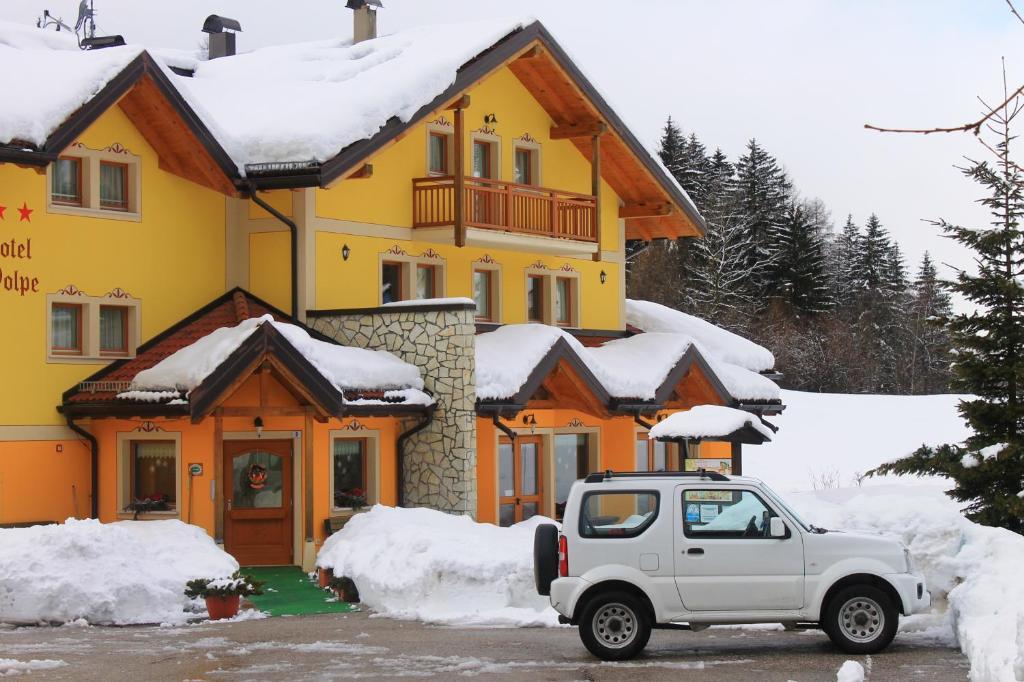 Tana Della Volpe Aparthotel Lavarone Esterno foto