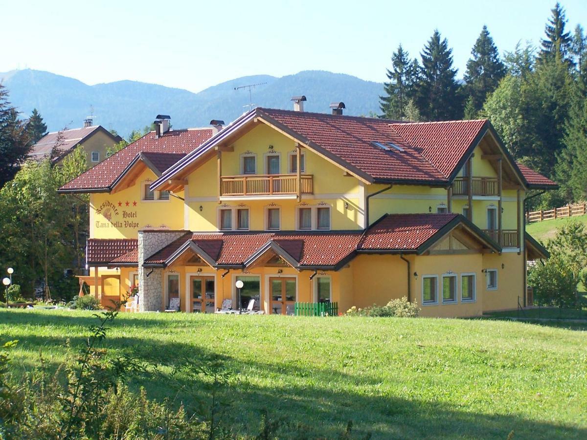 Tana Della Volpe Aparthotel Lavarone Esterno foto